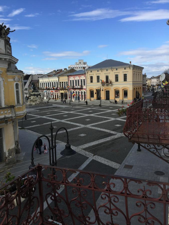 Hotel Rares Botoşani Eksteriør bilde