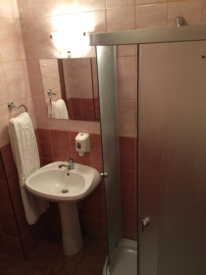 Hotel Rares Botoşani Eksteriør bilde