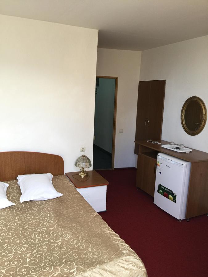 Hotel Rares Botoşani Eksteriør bilde