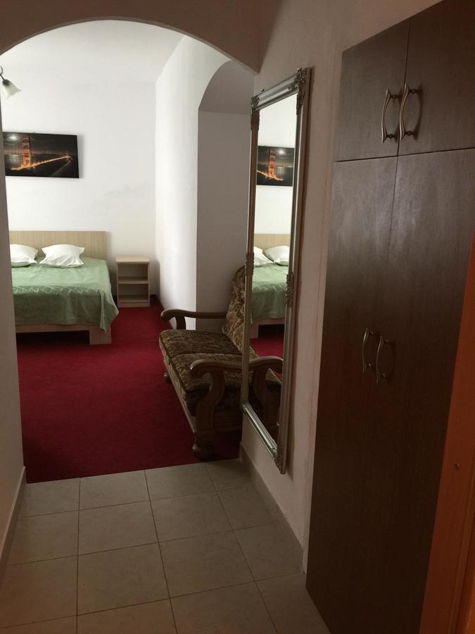 Hotel Rares Botoşani Eksteriør bilde