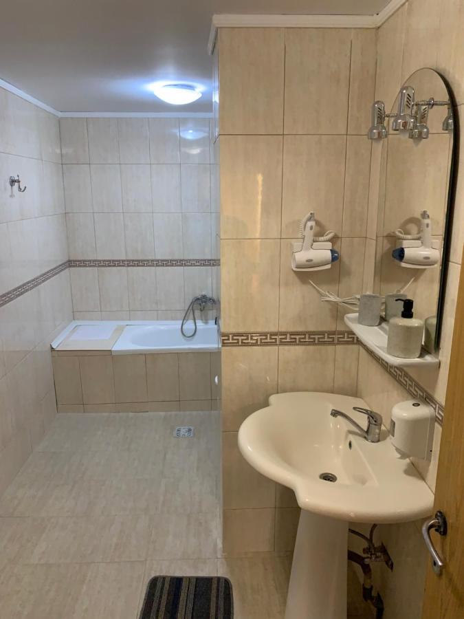Hotel Rares Botoşani Eksteriør bilde