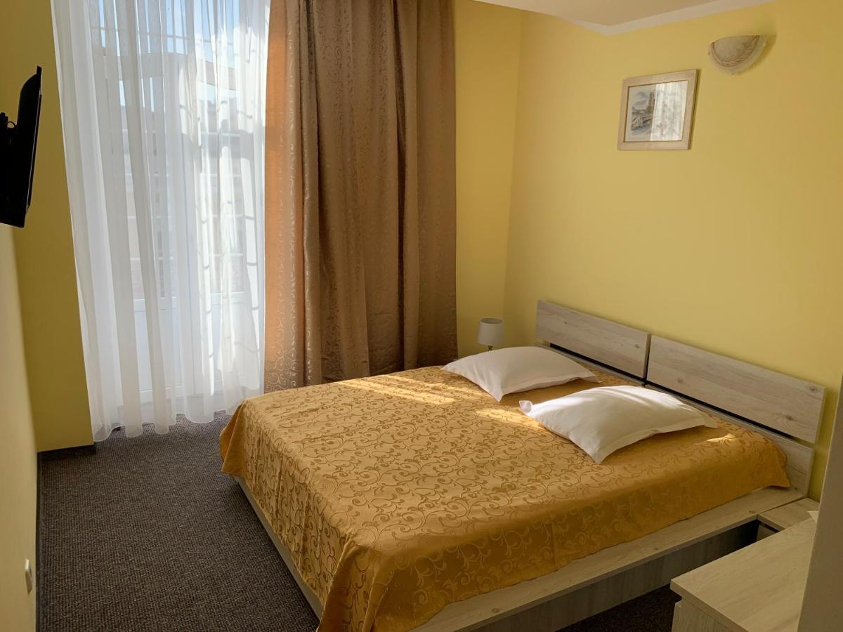 Hotel Rares Botoşani Eksteriør bilde